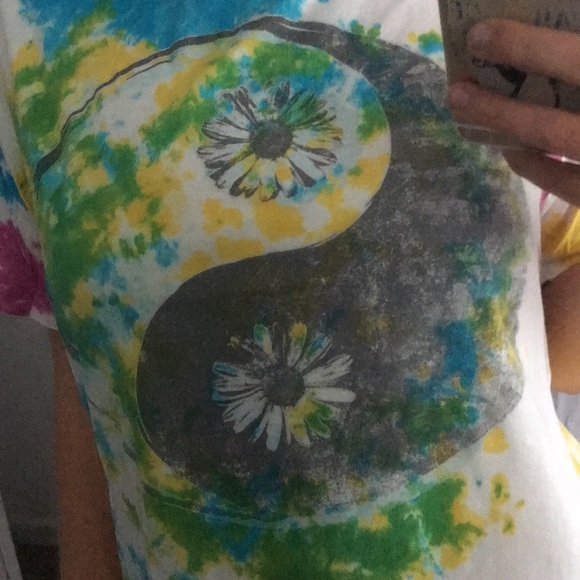 COOL Sunflower ying yang tee! - Picture 3 of 3